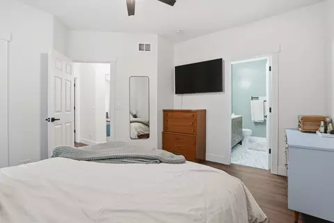 Bedroom - 2103 Glacier Ct, Algonquin, IL 60102 photo 2 of 3