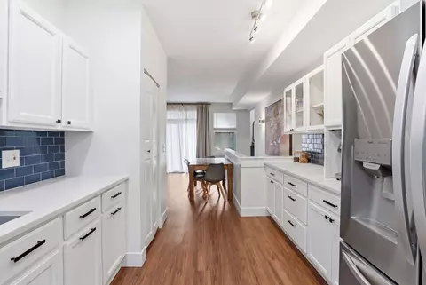 Kitchen - 2103 Glacier Ct, Algonquin, IL 60102 photo 4 of 4