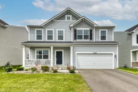 1320 Spencer Ln, South Elgin, IL 60177