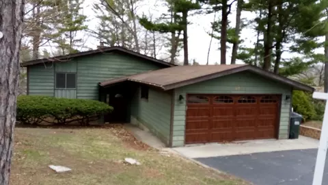 234 Indian Trl, Lake In The Hills, IL 60156