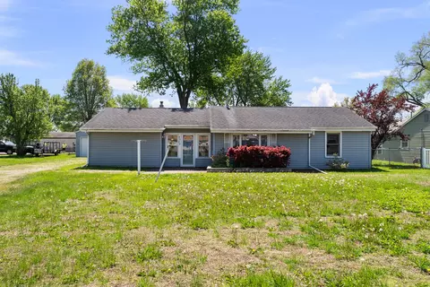 3906 Morton Dr, East Moline, IL 61244