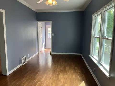 Living - 226 N Ohio St, Aurora, IL 60505 photo 1 of 2