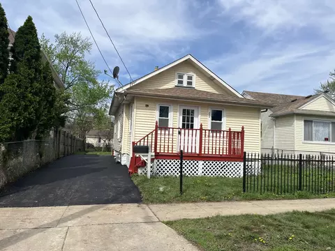 Exterior - 226 N Ohio St, Aurora, IL 60505 photo 3 of 8