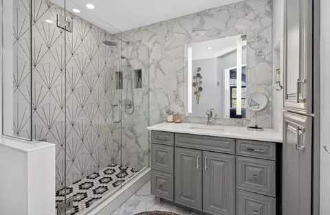 Bath - 5459 Elizabeth Pl, Rolling Meadows, IL 60008 photo 1 of 3