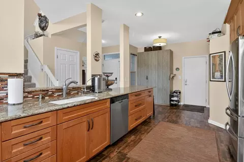 Kitchen - 5459 Elizabeth Pl, Rolling Meadows, IL 60008 photo 2 of 5