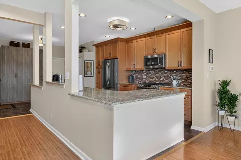 Kitchen - 5459 Elizabeth Pl, Rolling Meadows, IL 60008 photo 5 of 5