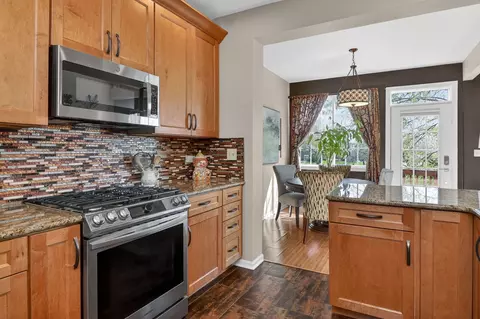 Kitchen - 5459 Elizabeth Pl, Rolling Meadows, IL 60008 photo 4 of 5