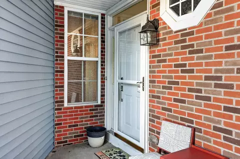 Exterior - 5459 Elizabeth Pl, Rolling Meadows, IL 60008 photo 2 of 4