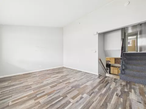Living - 945 W 115th Pl, Chicago, IL 60643 photo 2 of 3
