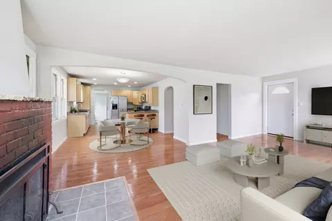 Living - 1426 N Harrison St, Algonquin, IL 60102 photo 5 of 6