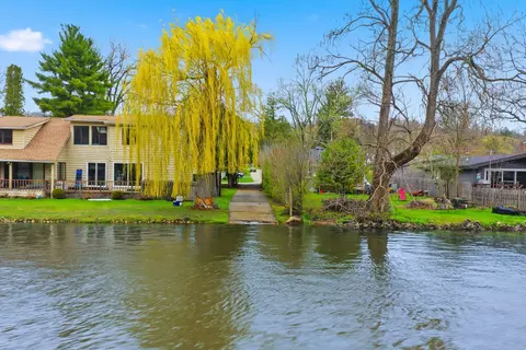 Exterior - 1426 N Harrison St, Algonquin, IL 60102 photo 6 of 6