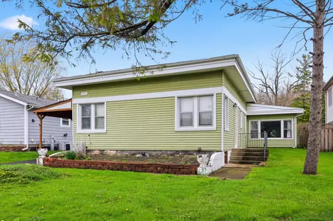 1426 N Harrison St, Algonquin, IL 60102