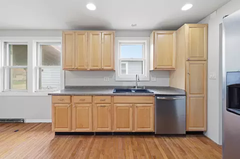 Kitchen - 1426 N Harrison St, Algonquin, IL 60102 photo 4 of 4