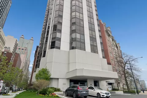 990 N Lake Shore Dr #16C, Chicago, IL 60611
