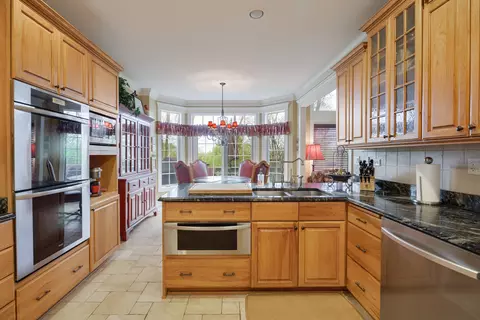 Kitchen - 1789 Rizzi Ln, Bartlett, IL 60103 photo 3 of 4