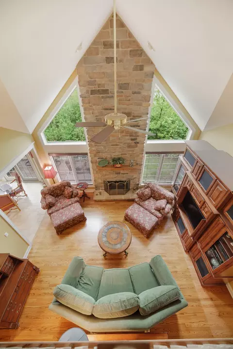 Living - 1789 Rizzi Ln, Bartlett, IL 60103 photo 2 of 3