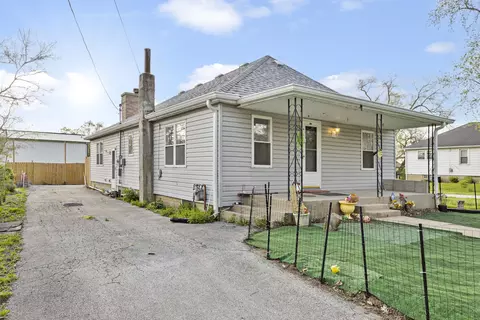 907 N Virginia St, Watseka, IL 60970