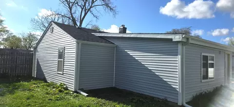 Exterior - 522 S Sumner Ave, Aurora, IL 60505 photo 2 of 2