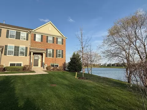 231 Lakeshore Dr, Oswego, IL 60543
