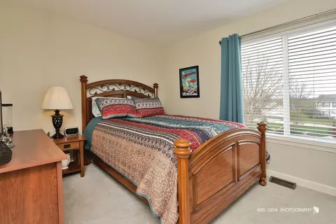 Bedroom - 6517 Donegal Ln, Mchenry, IL 60050 photo 3 of 5