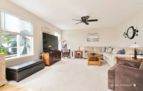 Living - 6517 Donegal Ln, Mchenry, IL 60050 photo 2 of 2