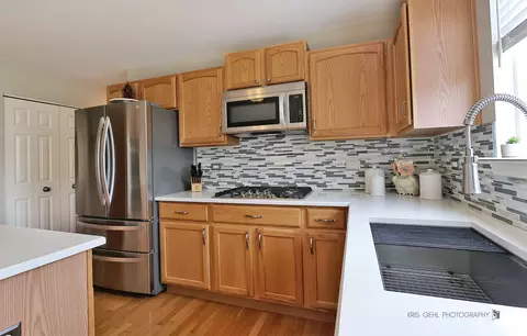 Kitchen - 6517 Donegal Ln, Mchenry, IL 60050 photo 3 of 3
