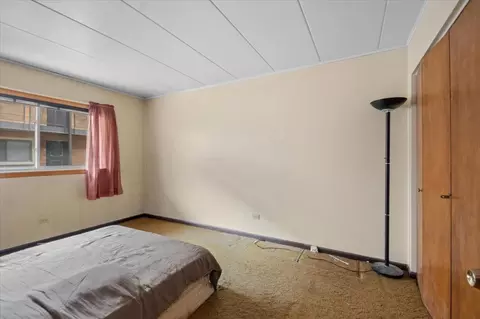 Bedroom - 9620 W Higgins Rd #2D, Rosemont, IL 60018 photo 2 of 3