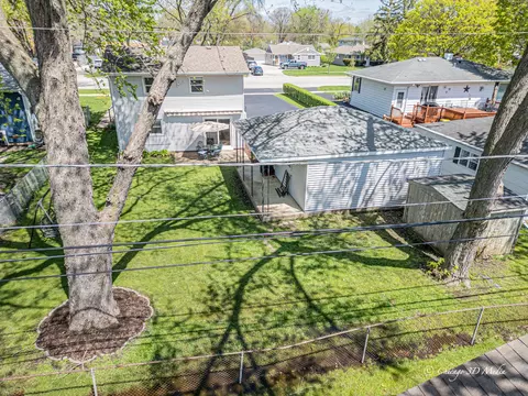 View/Area - 2207 Kirchoff Rd, Rolling Meadows, IL 60008 photo 2 of 4
