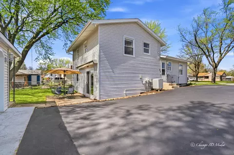Exterior - 2207 Kirchoff Rd, Rolling Meadows, IL 60008 photo 2 of 4