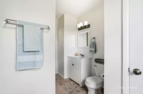 Bath - 2207 Kirchoff Rd, Rolling Meadows, IL 60008 photo 1 of 3