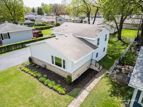 View/Area - 2207 Kirchoff Rd, Rolling Meadows, IL 60008 photo 1 of 4