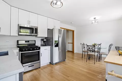 Kitchen - 2207 Kirchoff Rd, Rolling Meadows, IL 60008 photo 2 of 4