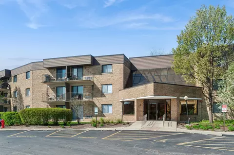 5550 Astor Ln #303, Rolling Meadows, IL 60008