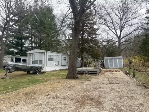 10-2223 Woodhaven Lks, Sublette, IL 61367