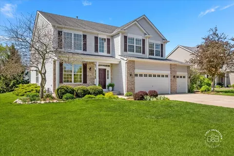 2812 Plante Rd, North Aurora, IL 60542
