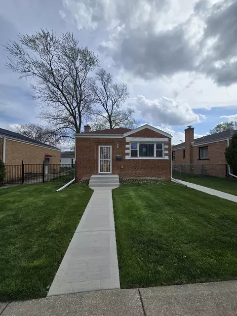 3416 Adams St, Bellwood, IL 60104