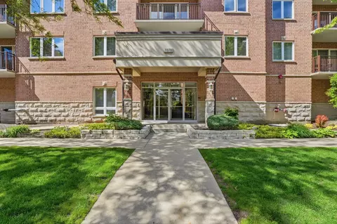1378 Perry St #206, Des Plaines, IL 60016