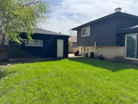 Exterior - 520 E 146th St, Dolton, IL 60419 photo 6 of 6