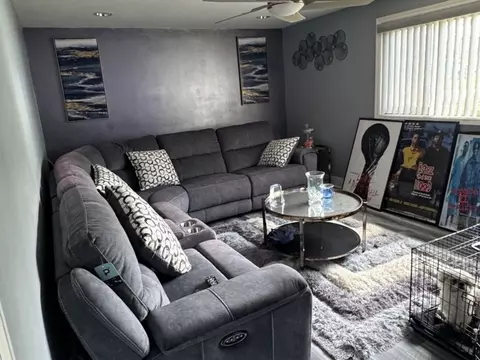 Living - 520 E 146th St, Dolton, IL 60419 photo 3 of 4