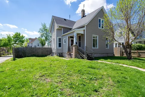 902 W Grove St, Bloomington, IL 61701