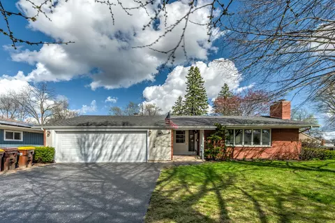 400 Becking Ave, Woodstock, IL 60098
