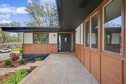 Exterior - 2 Walton Pl, Normal, IL 61761 photo 5 of 12