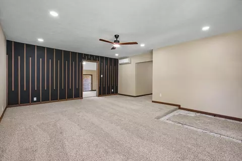 Living - 2 Walton Pl, Normal, IL 61761 photo 7 of 9
