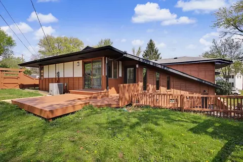 Exterior - 2 Walton Pl, Normal, IL 61761 photo 8 of 12