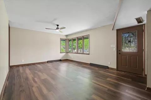 Living - 2 Walton Pl, Normal, IL 61761 photo 2 of 9