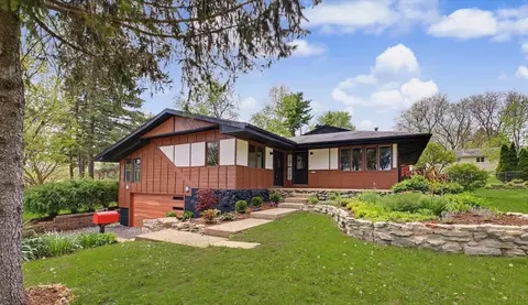 Exterior - 2 Walton Pl, Normal, IL 61761 photo 2 of 12