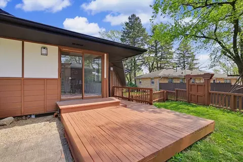 Exterior - 2 Walton Pl, Normal, IL 61761 photo 11 of 12