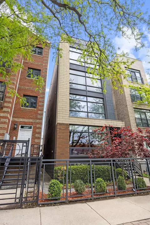 3321 N Sheffield Ave #1, Chicago, IL 60657