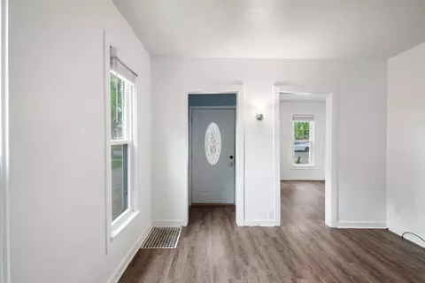 Entry Way - 447 Ashland Ave, Elgin, IL 60123 photo 1 of 2