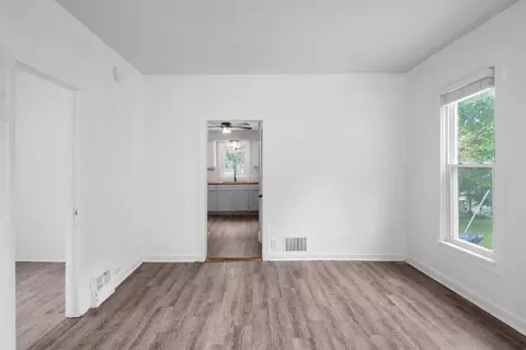 Living - 447 Ashland Ave, Elgin, IL 60123 photo 2 of 4